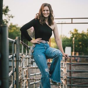 Meet your Posher, Lauren